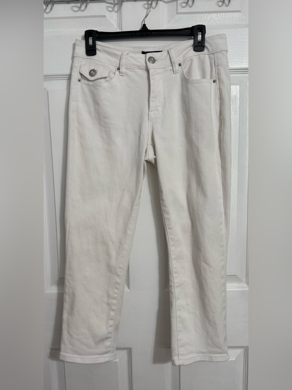 Signature Studio Women’s Slim Straight White Cropped pants